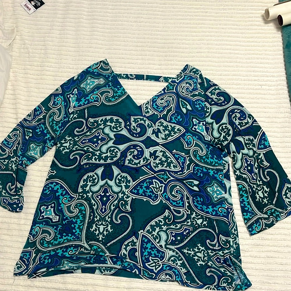 Chico’s Traveler Tunic Top size 3